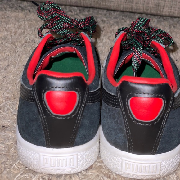 Puma Clyde size 6 youth - Picture 3 of 3